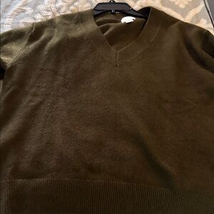 H&M Men's Forest Green V-Neck Sweater